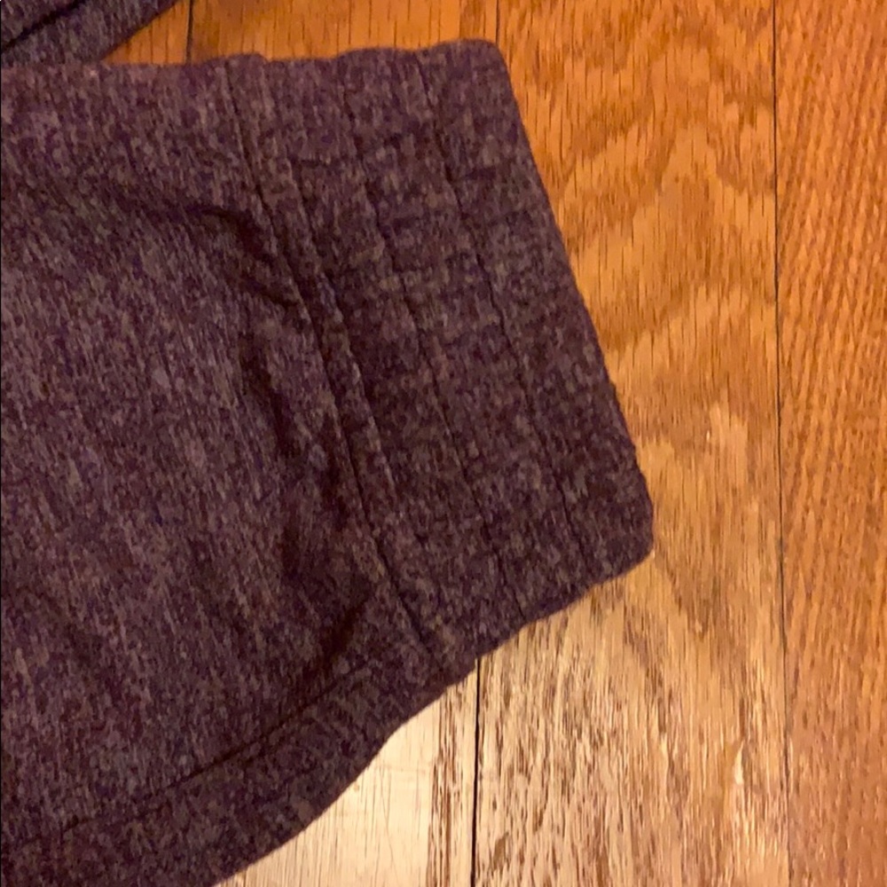 Ivivva VERY comfy and stretchy sweatpants. - Picture 2 of 3